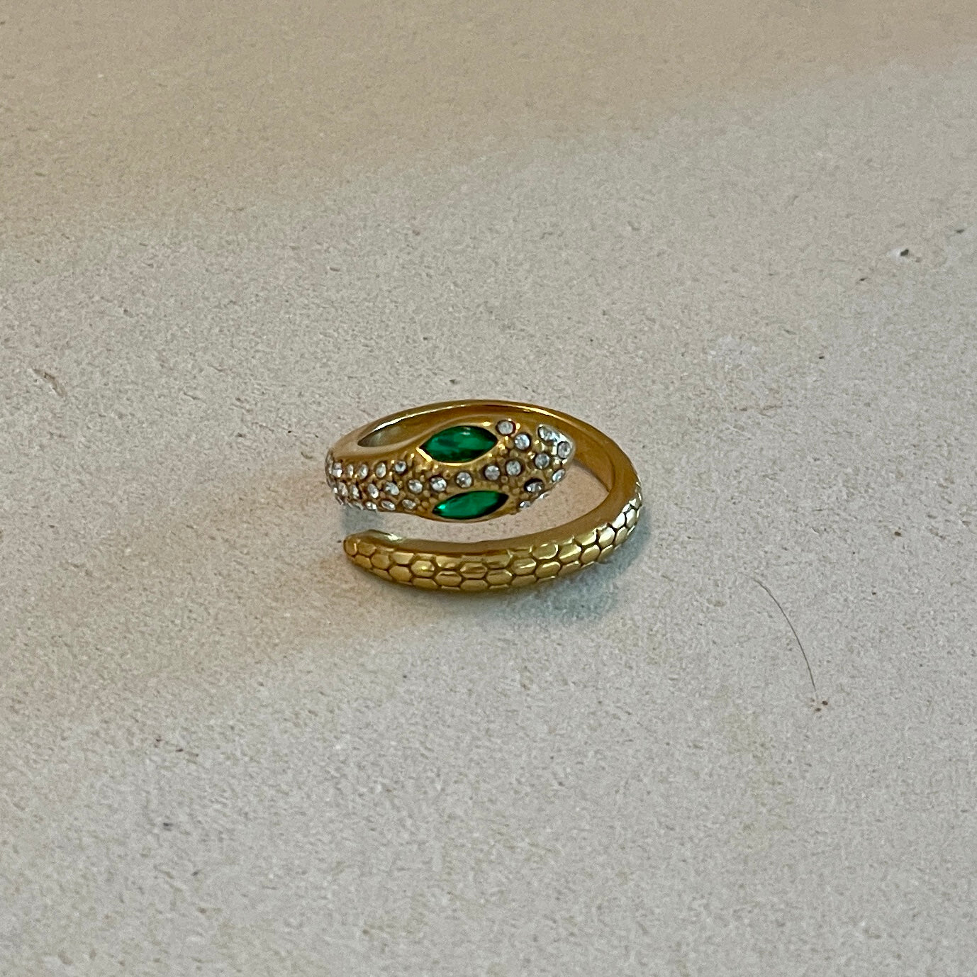 Sneaky Ring