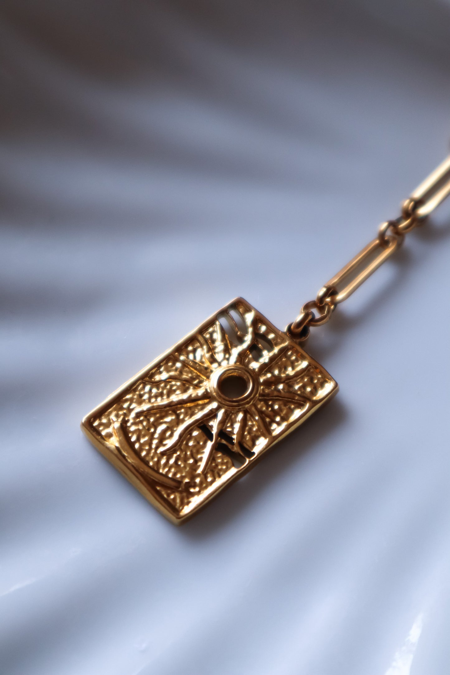 Collier Hector