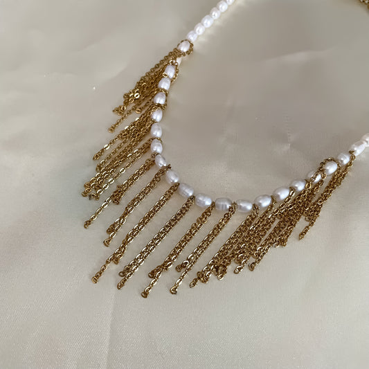 Collier Divinity